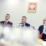 25.01.2017 Kielce. Konferencja prasowa na temat Krajowej Administracji Skarbowej. P.o dyrektora Urzędu Kontroli Skarbowej w Kielcach Piotr Gajos, p.o dyrektora Izby Skarbowej w Kiecach Sławomir Podkówka i dyrektor Izby Celnej w Kiecach podinspektor Henryk Kowalski. / Jarosław Kubalski / Radio Kielce