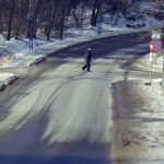 27.01.2017 Czerwona Góra. Droga do szpitala. / Jarosław Kubalski / Radio Kielce