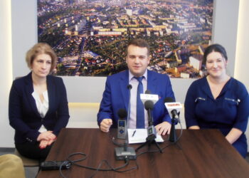 05.01.2017 Starachowice. Aneta Kordasiewicz, Jolanta Sopińska i prezydent Marek Materek / Tomasz Piwko / Radio Kielce