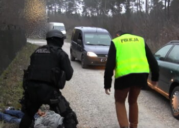Świętokrzyscy policjanci rozbili gang zajmujący się handlem ludźmi. / mat. policji