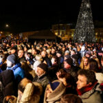 1.1.2017 Kielce. Sylwester pod gwiazdami na Rynku. Gwiazdą wieczoru był zespół Wilki. / Wojciech Habdas / Radio Kielce