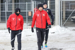 9.1.2017 Kielce. Pierwszy w 2017 roku trening piłkarzy Korony Kielce / Wojciech Habdas / Radio Kielce