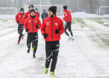 9.1.2017 Kielce. Pierwszy w 2017 roku trening piłkarzy Korony Kielce / Wojciech Habdas / Radio Kielce