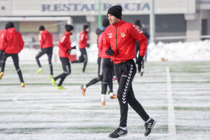 9.1.2017 Kielce. Pierwszy w 2017 roku trening piłkarzy Korony Kielce / Wojciech Habdas / Radio Kielce