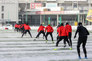 9.1.2017 Kielce. Pierwszy w 2017 roku trening piłkarzy Korony Kielce / Wojciech Habdas / Radio Kielce