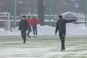 9.1.2017 Kielce. Pierwszy w 2017 roku trening piłkarzy Korony Kielce / Wojciech Habdas / Radio Kielce