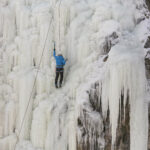9.1.2017 Kielce. Ekstremalna wspinaczka zimowa na sztucznym lodospadzie na Kadzielni / Wojciech Habdas / Radio Kielce