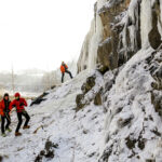 9.1.2017 Kielce. Ekstremalna wspinaczka zimowa na sztucznym lodospadzie na Kadzielni / Wojciech Habdas / Radio Kielce