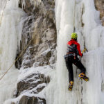 9.1.2017 Kielce. Ekstremalna wspinaczka zimowa na sztucznym lodospadzie na Kadzielni / Wojciech Habdas / Radio Kielce