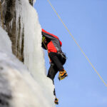 9.1.2017 Kielce. Ekstremalna wspinaczka zimowa na sztucznym lodospadzie na Kadzielni / Wojciech Habdas / Radio Kielce