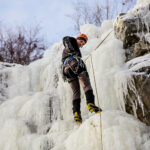9.1.2017 Kielce. Ekstremalna wspinaczka zimowa na sztucznym lodospadzie na Kadzielni / Wojciech Habdas / Radio Kielce