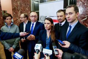 19.1.2017 Kielce. Otwarte spotkanie z posłami PO Joanną Muchą, Agnieszką Pomaską, Sławomirem Nitrasem, Pawłem Olszewskim, Cezarym Tomczykiem i Rafałem Trzaskowskim w Wojewódzkim Domu Kultury w Kielcach / Wojciech Habdas / Radio Kielce