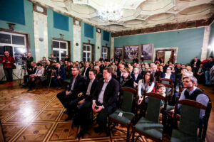 19.1.2017 Kielce. Otwarte spotkanie z posłami PO Joanną Muchą, Agnieszką Pomaską, Sławomirem Nitrasem, Pawłem Olszewskim, Cezarym Tomczykiem i Rafałem Trzaskowskim w Wojewódzkim Domu Kultury w Kielcach / Wojciech Habdas / Radio Kielce