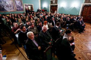 19.1.2017 Kielce. Otwarte spotkanie z posłami PO Joanną Muchą, Agnieszką Pomaską, Sławomirem Nitrasem, Pawłem Olszewskim, Cezarym Tomczykiem i Rafałem Trzaskowskim w Wojewódzkim Domu Kultury w Kielcach / Wojciech Habdas / Radio Kielce