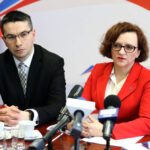 20.1.2017 Kielce. Konferencja prasowa. Agata Wojtyszek, Wojewoda Świętokrzyski, Kazimierz Mądzik, Świętokrzyski Kurator Oświaty, Elżbieta Frejowska, Wydział Organizacji i Kadr, Robert Frey, Wydział Prawny, Nadzoru i Kontroli UW, Tomasz Pleban, dyrektor Wydziału Organizacji i Rozwoju Edukacji / Wojciech Habdas / Radio Kielce