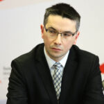 20.1.2017 Kielce. Konferencja prasowa. Agata Wojtyszek, Wojewoda Świętokrzyski, Kazimierz Mądzik, Świętokrzyski Kurator Oświaty, Elżbieta Frejowska, Wydział Organizacji i Kadr, Robert Frey, Wydział Prawny, Nadzoru i Kontroli UW, Tomasz Pleban, dyrektor Wydziału Organizacji i Rozwoju Edukacji / Wojciech Habdas / Radio Kielce