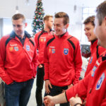 26.1.2017 Kielce. W siedzibie firmy Toyota Romanowski, trener i zawodnicy Effectora odebrali nowe Toyoty C-HR, którymi będą się poruszać przez następne trzy sezony. / Wojciech Habdas / Radio Kielce