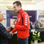 26.1.2017 Kielce. W siedzibie firmy Toyota Romanowski, trener i zawodnicy Effectora odebrali nowe Toyoty C-HR, którymi będą się poruszać przez następne trzy sezony. / Wojciech Habdas / Radio Kielce