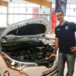 26.1.2017 Kielce. W siedzibie firmy Toyota Romonowski, trener i zawodnicy Effectora odebrali nowe Toyoty C-HR, którymi będą się poruszać przez następne trzy sezony. n/z nowy szkoleniowiec Effectora Kielce Sinan Tanik. / Wojciech Habdas / Radio Kielce