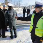 28.1.2017 Kielce. Policja kontroluje autokary, którymi młodzież udaje się na feryjny wypoczynek. / Wojciech Habdas / Radio Kielce