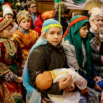 28.1.2017 Kielce. Kolędnicy misyjni spotkali się dziś w kieleckiej katedrze na zaproszenie biskupa Jana Piotrowskiego. / Wojciech Habdas / Radio Kielce