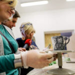 28.1.2017 Kielce. Dekorowanie ceramiki tlenkami. Warsztaty w IDK / Wojciech Habdas / Radio Kielce