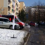 2017-02-15. Program Radia Kielce i TVP3 Kielce „Interwencja”. Mieszkańcy osiedla Uroczysko w Kielcach chcą remontu ulicy wiodącej do przedszkola i żłobka oraz budowy chodnika. / Grzegorz Jamka / Radio Kielce