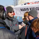 2017-02-15. Program Radia Kielce i TVP3 Kielce „Interwencja”. Mieszkańcy osiedla Uroczysko w Kielcach chcą remontu ulicy wiodącej do przedszkola i żłobka oraz budowy chodnika. / Grzegorz Jamka / Radio Kielce