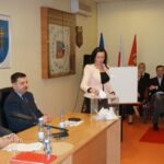 Nadzwyczajna sesja rady powiatu ws. odwołania starosty ostrowieckiego Zbigniewa Dudy. 14 radnych zagłosowało przeciw wnioskowi, a tylko 8 za. / Kalina Łabuz / Radio Kielce