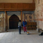 Szydłów, odkrycie średniowiecznych krypt pod posadzką kościoła Wszystkich Świętych / dr Artur Zieliński