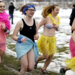 19.02.2017 Ćmińsk. Charytatywny bieg wokół miejscowego stadionu / Jarosław Kubalski / Radio Kielce