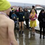 19.02.2017 Ćmińsk. Charytatywny bieg wokół miejscowego stadionu / Jarosław Kubalski / Radio Kielce