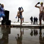 19.02.2017 Ćmińsk. Charytatywny bieg wokół miejscowego stadionu / Jarosław Kubalski / Radio Kielce