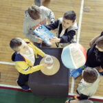 20.02.2017 Busko-Zdrój. "Naukobus" Centrum Nauki „Kopernik” zawitał dzisiaj do Szkoły Podstawowej nr 3. / Jarosław Kubalski / Radio Kielce