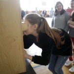 20.02.2017 Busko-Zdrój. "Naukobus" Centrum Nauki „Kopernik” zawitał dzisiaj do Szkoły Podstawowej nr 3. / Jarosław Kubalski / Radio Kielce