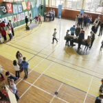 20.02.2017 Busko-Zdrój. "Naukobus" Centrum Nauki „Kopernik” zawitał dzisiaj do Szkoły Podstawowej nr 3. / Jarosław Kubalski / Radio Kielce