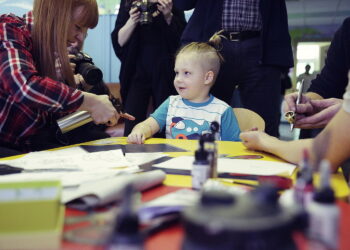 19.01.2017 Kielce. Onkologia oddział pediatryczny. Fundacja Spełnionych marzeń odwiedziła chore dzieci. / Jarosław Kubalski / Radio Kielce