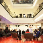 01.02.2017 Kielce. Agnieszka Gola-Rakowska i Talant Dujszebajew podczas promocji biografii o trenerze piłki ręcznej. / Jarosław Kubalski / Radio Kielce