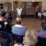 01.02.2017 Kielce. Środowiskowy Dom Samopomocy przy ulicy Urzędniczej odwiedzili artyści teatralni z Krakowa. / Jarosław Kubalski / Radio Kielce