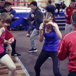 02.02.2017 Kielce. Młodzieżowy Mistrz Świata WBC  Mateusz Masternak poprowadził trening w klubie bokserskim RUSHH / Jarosław Kubalski / Radio Kielce