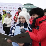 04.02.2017 Krajno. Zawody narciarskie o Puchar Radia Kielce. Zjazd VIP-ów i rozdanie nagród. / Jarosław Kubalski / Radio Kielce