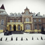 07.02.2017 Łopuszno. Pałac Dobieckich gdzie mieści się Zespół Szkół Ponadgimnazjalnych nr 5. / Jarosław Kubalski / Radio Kielce