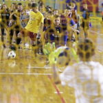 07.02.2017 Kielce. Dzieci i młodzież ze świetlic środowiskowych trenują w Hali Legionów pod okiem trenerów Korony w ramach akcji "Super trenerzy dla super młodzieży". / Jarosław Kubalski / Radio Kielce