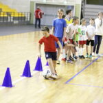 07.02.2017 Kielce. Dzieci i młodzież ze świetlic środowiskowych trenują w Hali Legionów pod okiem trenerów Korony w ramach akcji "Super trenerzy dla super młodzieży". / Jarosław Kubalski / Radio Kielce