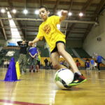 07.02.2017 Kielce. Dzieci i młodzież ze świetlic środowiskowych trenują w Hali Legionów pod okiem trenerów Korony w ramach akcji "Super trenerzy dla super młodzieży". / Jarosław Kubalski / Radio Kielce