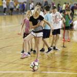 07.02.2017 Kielce. Dzieci i młodzież ze świetlic środowiskowych trenują w Hali Legionów pod okiem trenerów Korony w ramach akcji "Super trenerzy dla super młodzieży". / Jarosław Kubalski / Radio Kielce