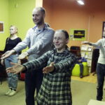 10.02.2017 Kielce. Wolontariusze z Regionalnego Centrum Wolontariatu tańczą przeciwko przemocy wobec kobiet. / Jarosław Kubalski / Radio Kielce