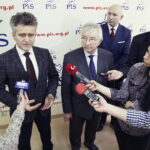 13.02.2017 Kielce. Senator Krzysztof Słoń, poseł Krzysztof Lipiec i Marcin Perz, Prezes Zarzadu SSE Starachowicep podczas konferencji prasowej / Jarosław Kubalski / Radio Kielce