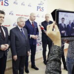 13.02.2017 Kielce. Senator Krzysztof Słoń, poseł Krzysztof Lipiec i Marcin Perz, Prezes Zarzadu SSE Starachowicep podczas konferencji prasowej / Jarosław Kubalski / Radio Kielce