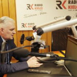 17.02.2017 Kielce. Minister Nauki i Szkolnictwa Wyższego Jarosław Gowin w studiu Radia Kielce. / Jarosław Kubalski / Radio Kielce